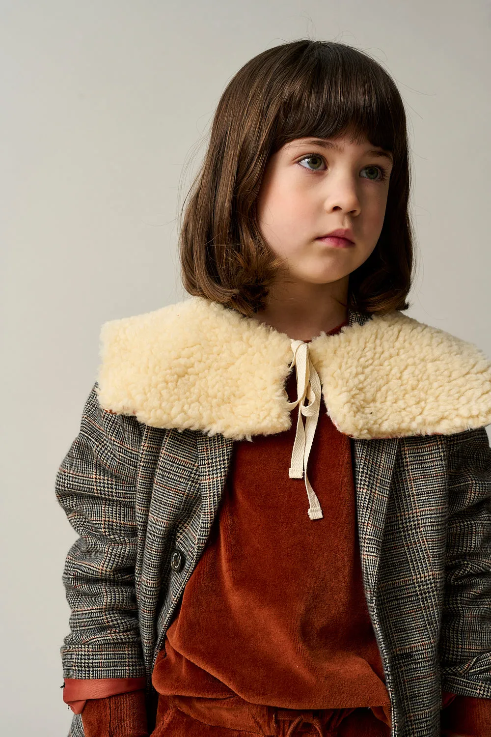 Faux shearling collar
