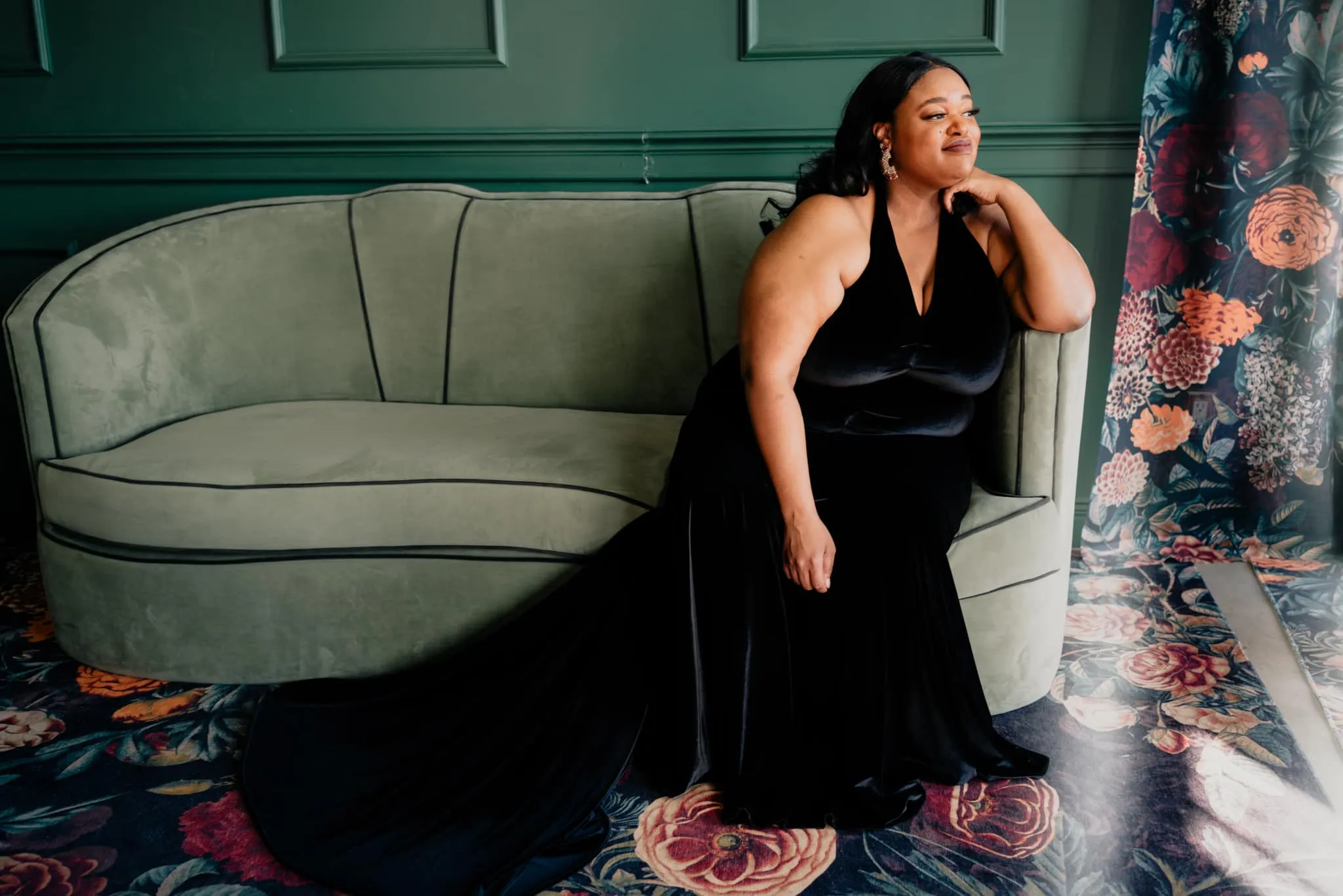 The Hollywood Evening Gown (Black)