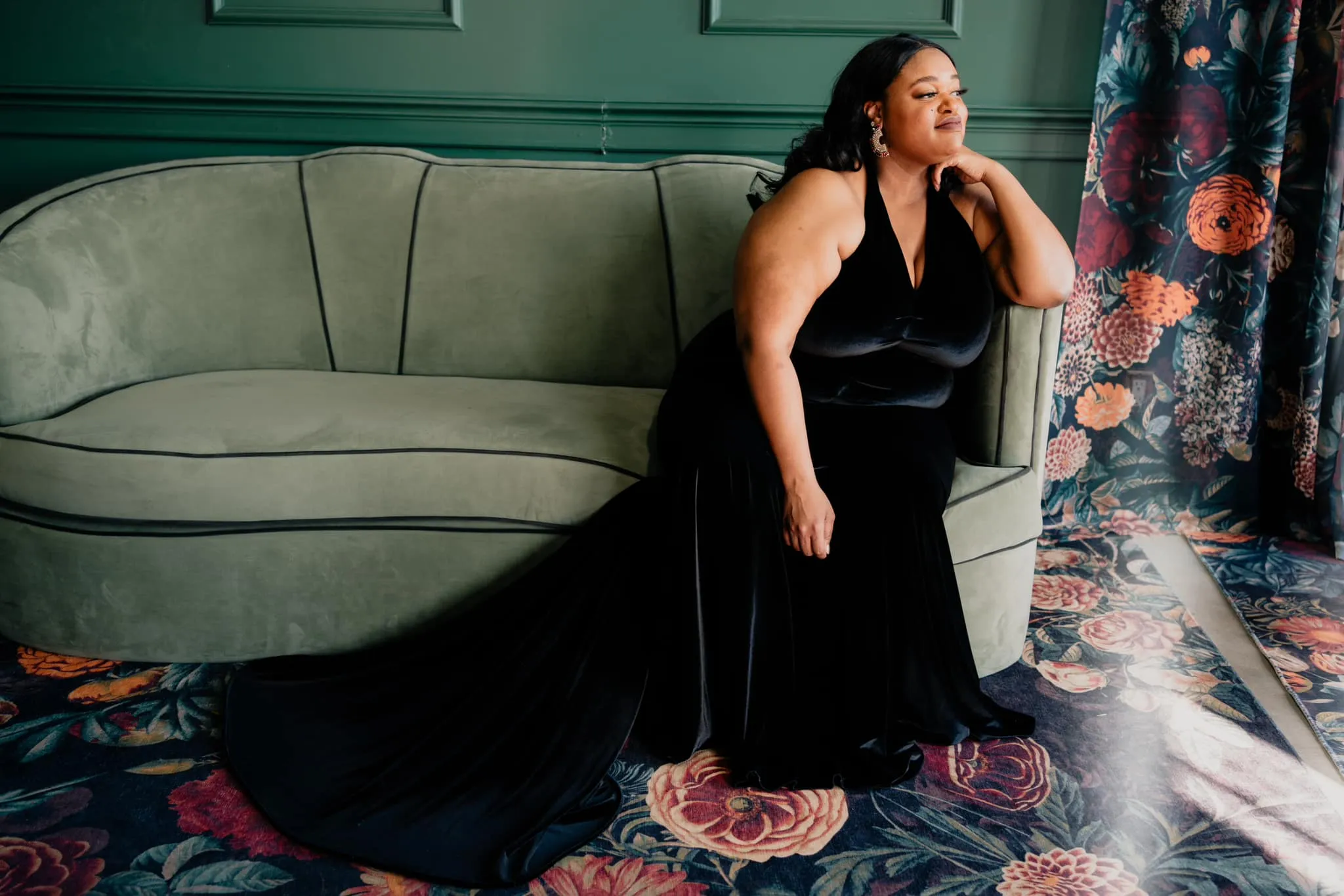 The Hollywood Evening Gown (Black)